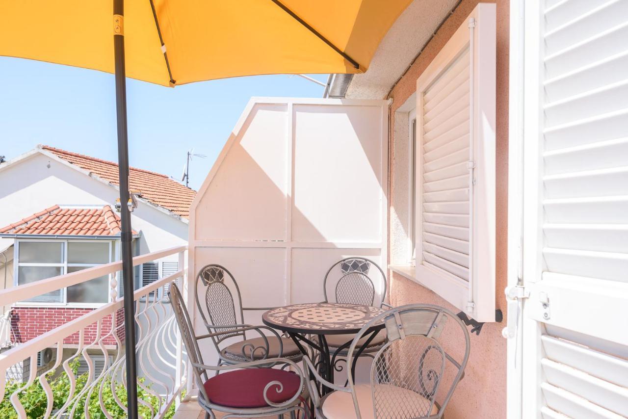 Vikeli Trogir Exterior foto