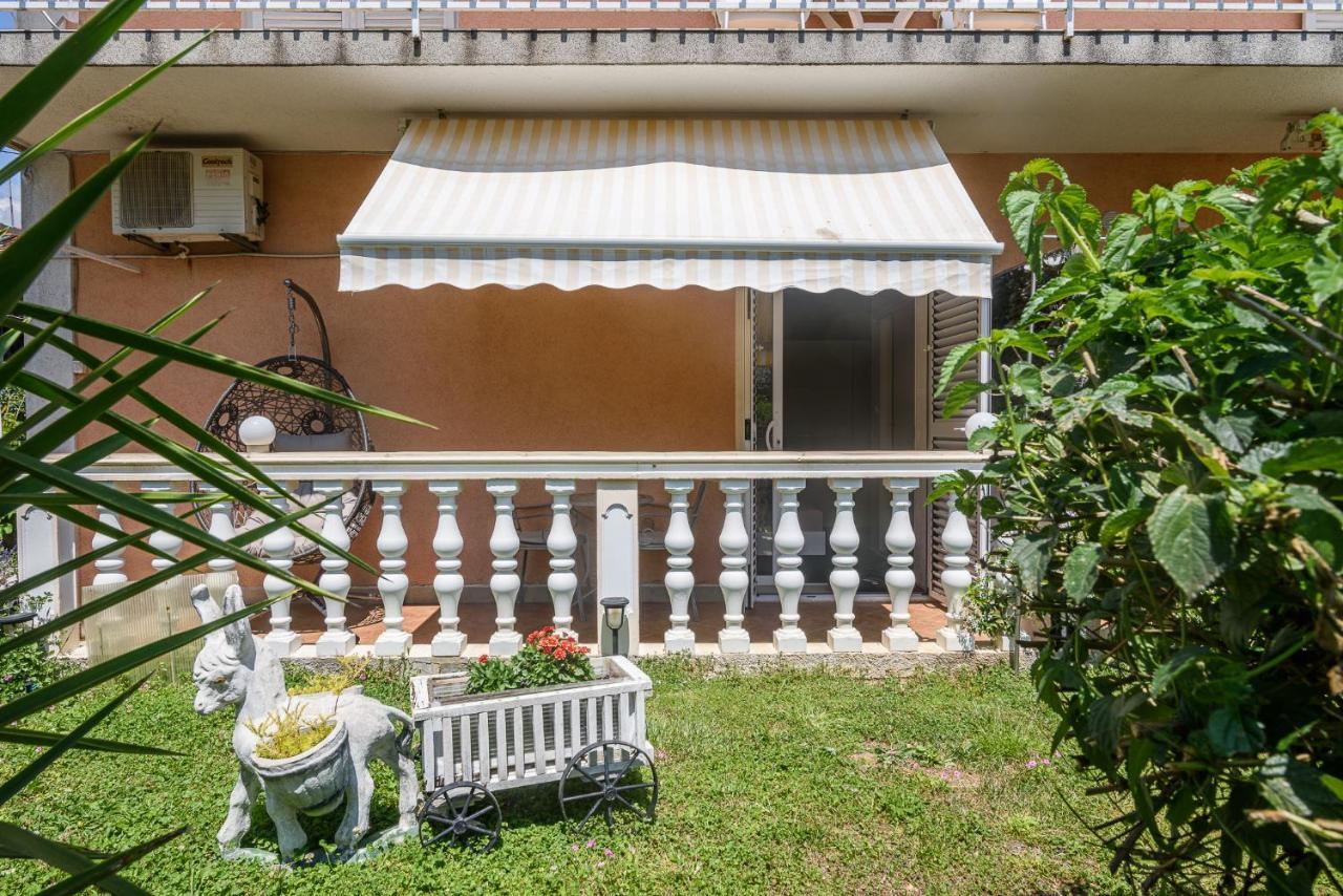 Vikeli Trogir Exterior foto