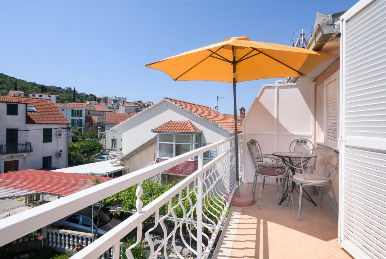 Vikeli Trogir Exterior foto